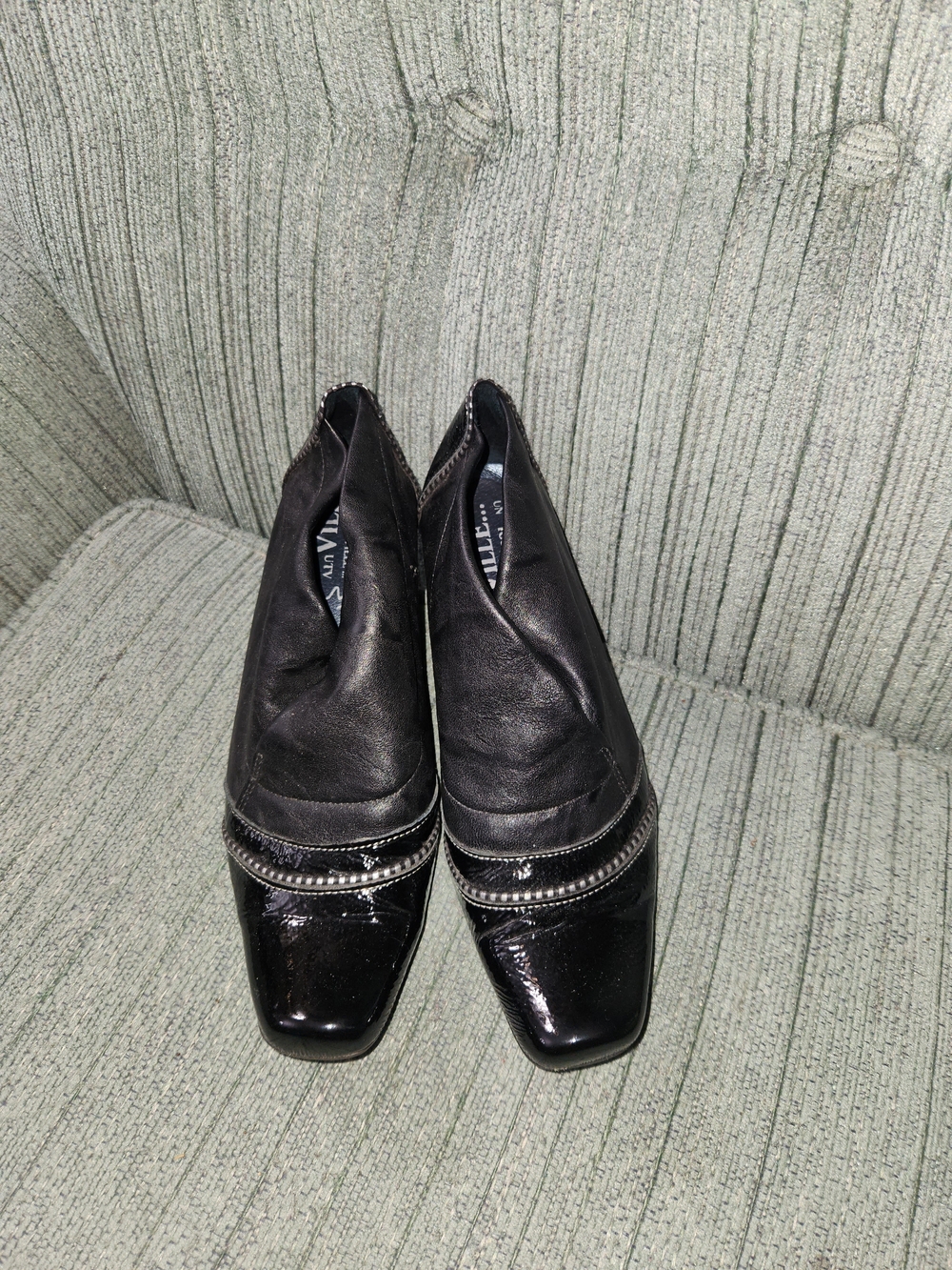Un Tour En Ville Black Leather Square-Toe Slip-On Heels with Patent Trim